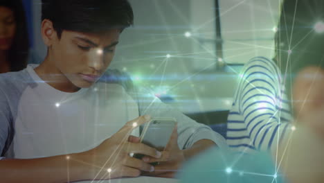 animación de la red de conexiones entre diversos estudiantes que usan teléfonos inteligentes