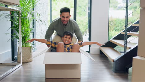 Papá-Feliz,-Caja-Y-Jugando-Con-El-Niño-En-El-Nuevo-Hogar