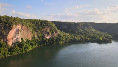 imagen aérea impresionante del parque teyu cuare en san ignacio, misiones, argentina