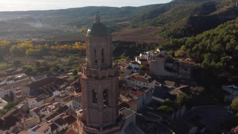 Spanisches-Dorf-Jerica,-Valencia.-Mittelalterlicher-Turm