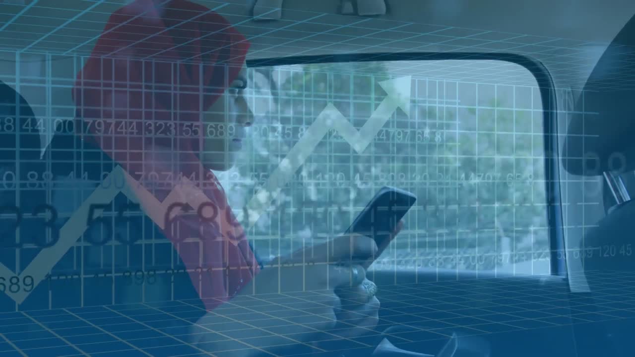 mujer que usa teléfonos inteligentes y datos