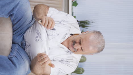 Vertical-video-of-The-old-man-who-attempted-suicide.