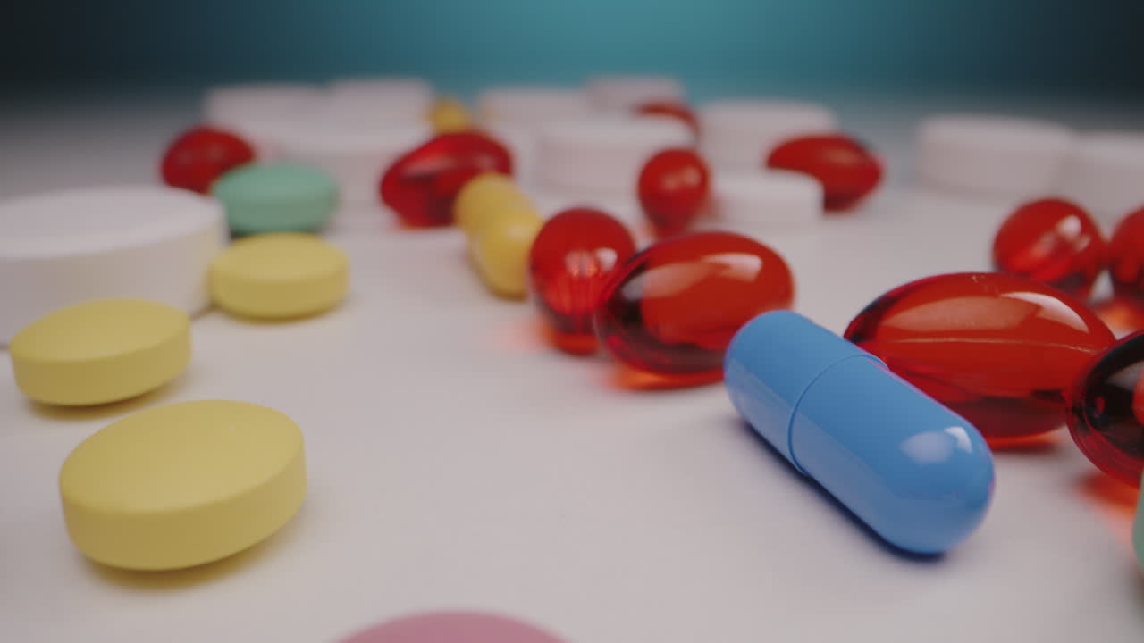 medicamentos y pastillas variados