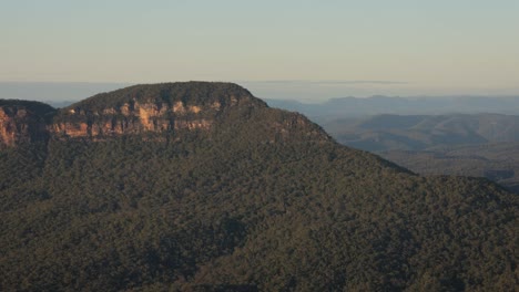 Vista-De-Las-Montañas-Azules-Desde-Echo-Point-Al-Amanecer,-Nueva-Gales-Del-Sur,-Australia