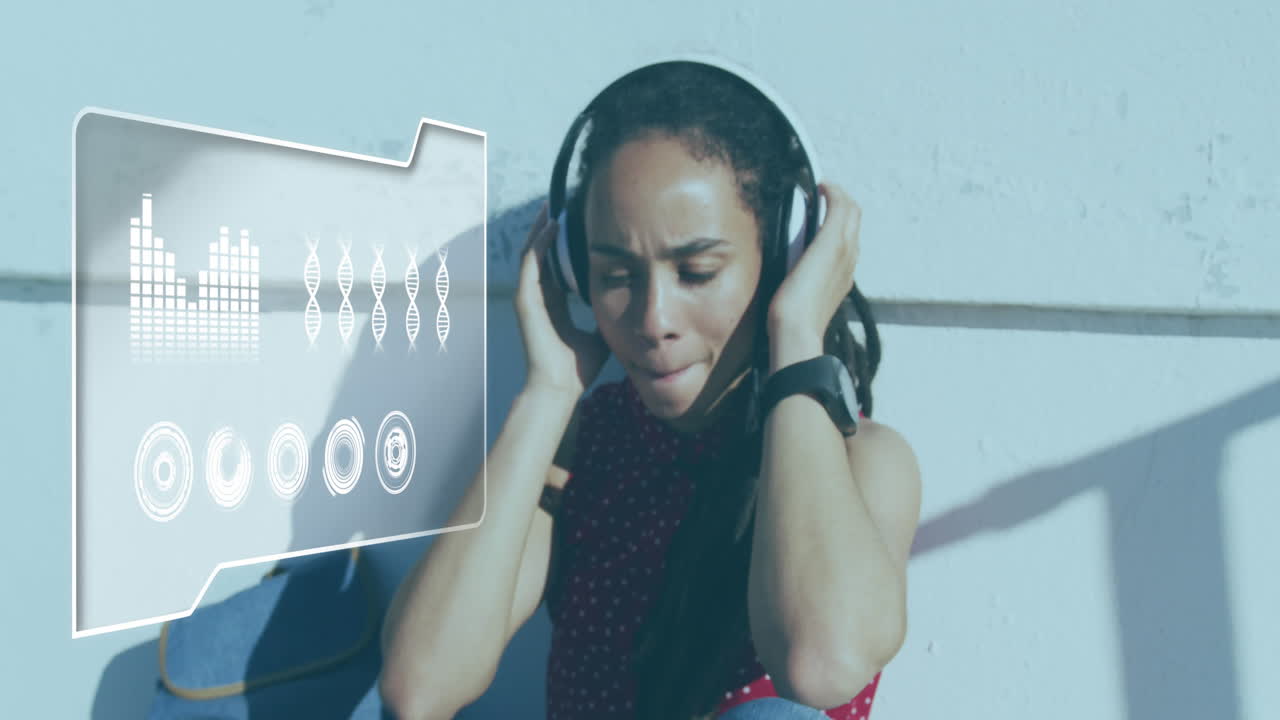 animación del procesamiento de datos sobre una mujer haciendo ejercicio con auriculares