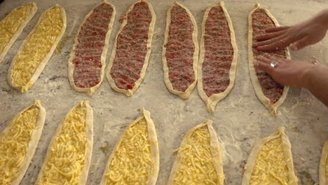 cortar la pita turca en pedazos