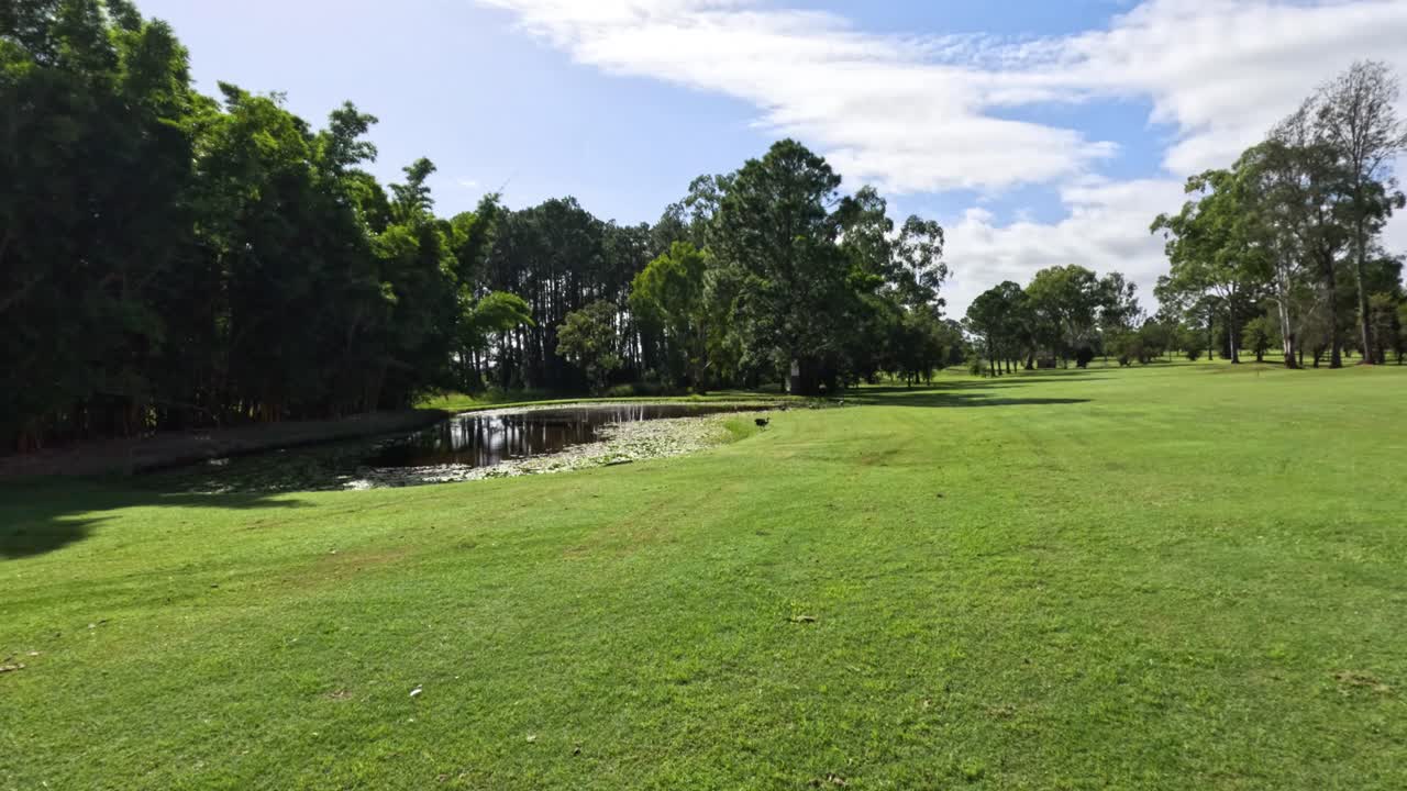 조용 한 골프장 의 파노라마 풍경