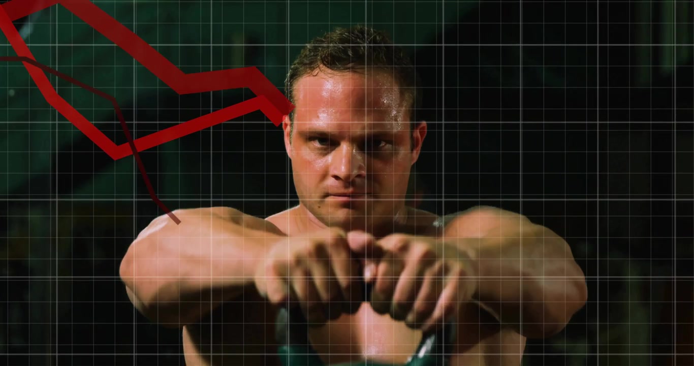 Homem mudando a pegada, levantando kettlebell na academia com sobreposição de grade e gráfico vermelho medindo o condicionamento físico.