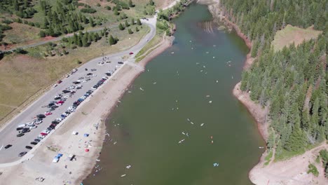 lago tibble fork en american fork canyon vivo con actividad recreativa