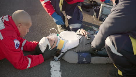 Emergencias,-Atención-Sanitaria-Y-Paramédicos-En-Carretera.