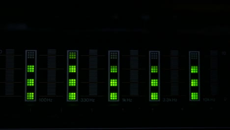 vintage spectrum analyzer with green lights