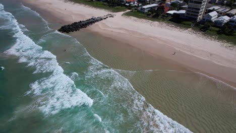 Toma-Panorámica-De-11th-Ave-Palm-Beach---Gold-Coast---Queensland-Queensland---Australia---Toma-De-Drone