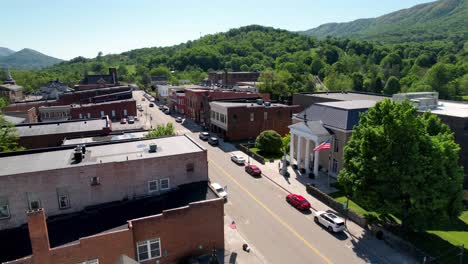 Antena-De-Empuje-Lento-En-El-Juzgado-Del-Condado-De-Tazewell-En-Tazewell,-Virginia