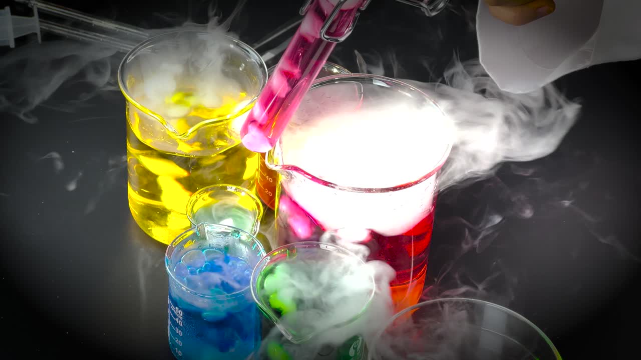 실험실에서 화학 반응 실험