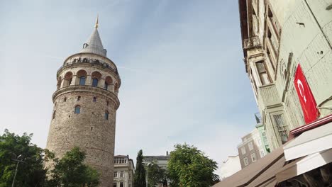 torre galata en la ciudad turca de estambul.