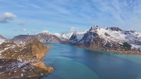 vista aérea de las islas lofoten hermoso paisaje durante el invierno
