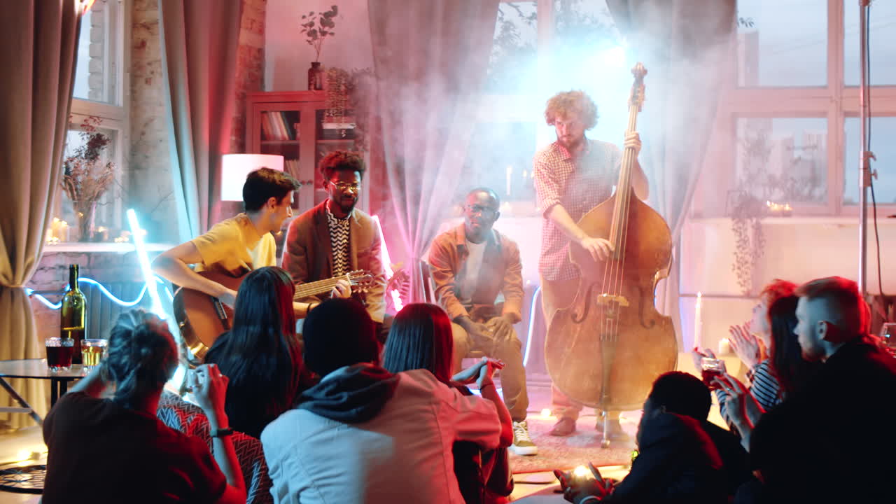 band che suona musica in concerto dal vivo