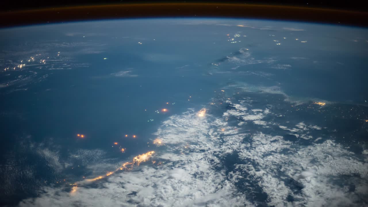 vuelo sobre la superficie de la tierra, hecho desde una estación espacial.