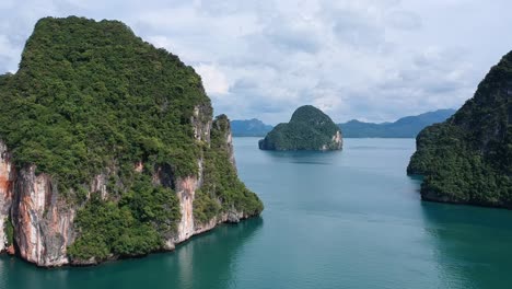 泰國的島<unk>的無人機拍攝, 岩石形成的石灰岩<unk>出水面, 和海洋在背景-6