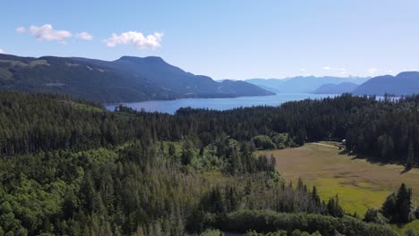 Epische-Landschaften-In-Der-Nähe-Des-Canoe-Bay-Beach-An-Der-Sunshine-Coast-Von-British-Columbia,-Kanada