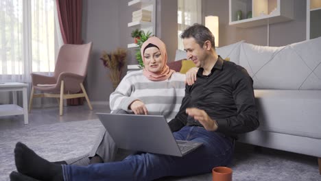 Loving-happy-smiling-muslim-couple.