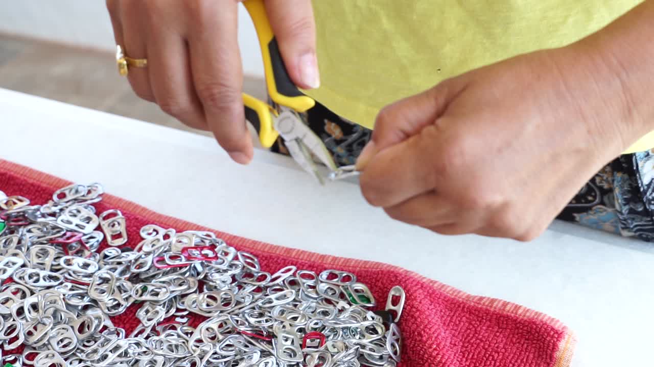 anillos de aluminio de refrescos, procesados para creaciones artesanales