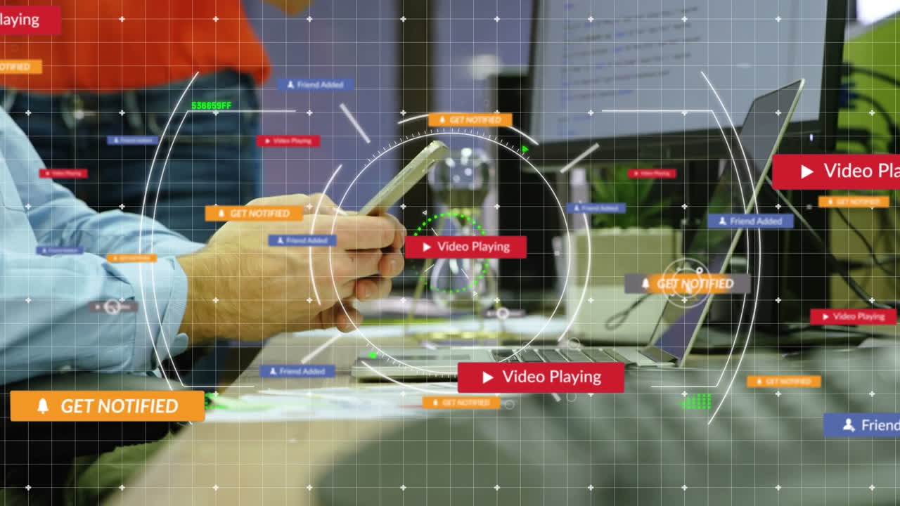 사무실에서 스마트폰을 사용하는 남자의 중간 섹션에 대한 소셜 미디어 아이콘의 범위 애니메이션