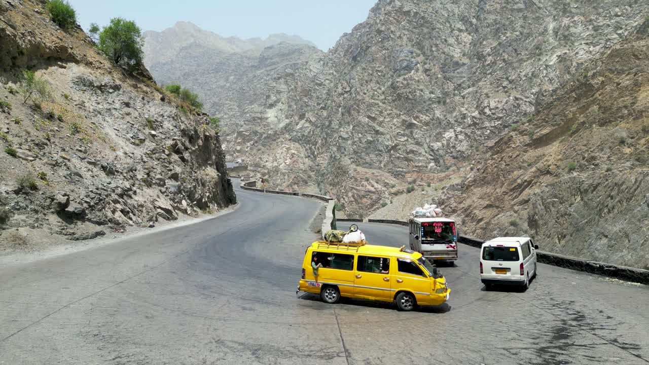 마히파르에 있는 자랄라바드-카불 도로의 아름다움