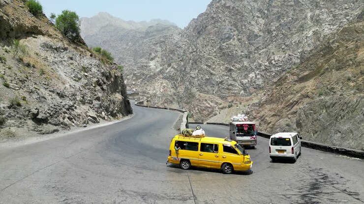 la belleza de la carretera jalalabad-kabul en mahipar