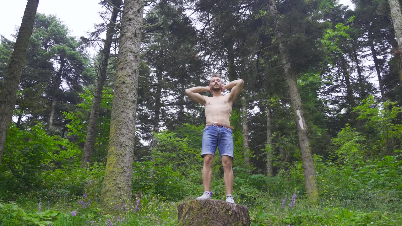 hacer deporte, calentarse.