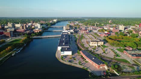 Poderosa-Antena-En-Los-Suburbios-De-Rockford-Illinois