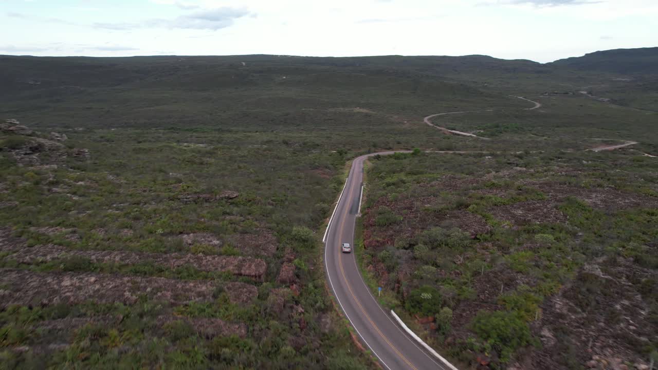 drone video of a car on the road from Len&ccedil;&oacute;is to Ibicoara, Vale do Pati, Chapada Diamantina, Bahia, Brazil
