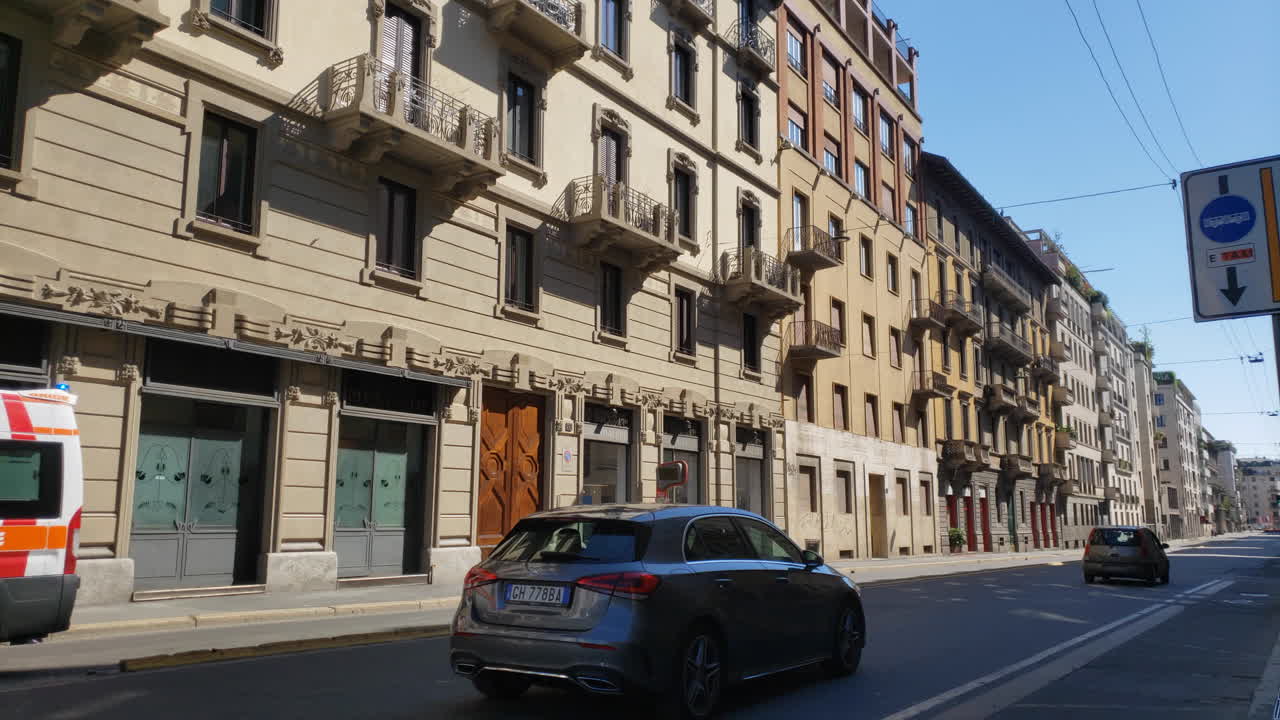 Fila de apartamentos en la ciudad