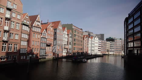 Deichstrasse-Hermosos-Edificios-Antiguos-En-Hamburgo-Speicherstadt.-4k