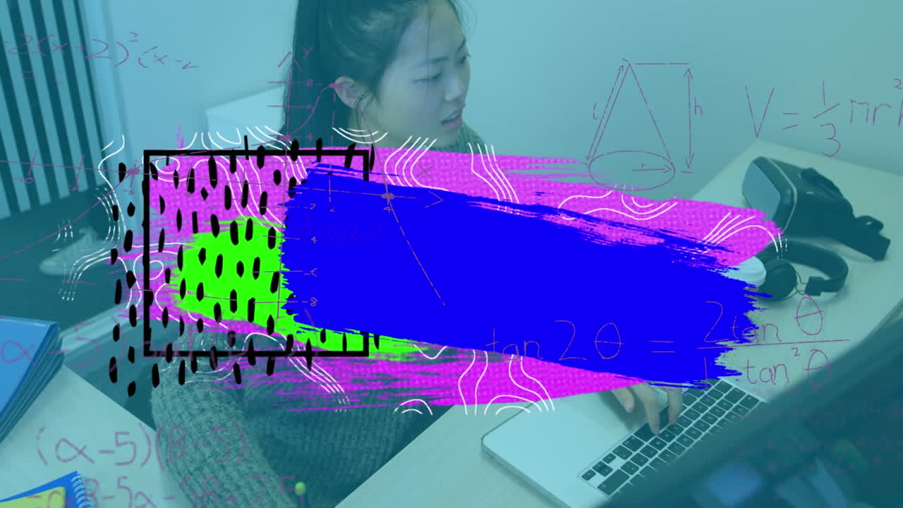 컴퓨터를 사용하여 사업가 여성 위에 다채로운 얼룩과 모양의 애니메이션