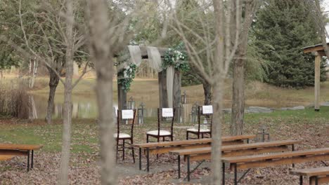 Beautiful-outdoor-wedding-ceremony-venue-during-the-fall-season-at-Bean-Town-Ranch-in-Ottawa