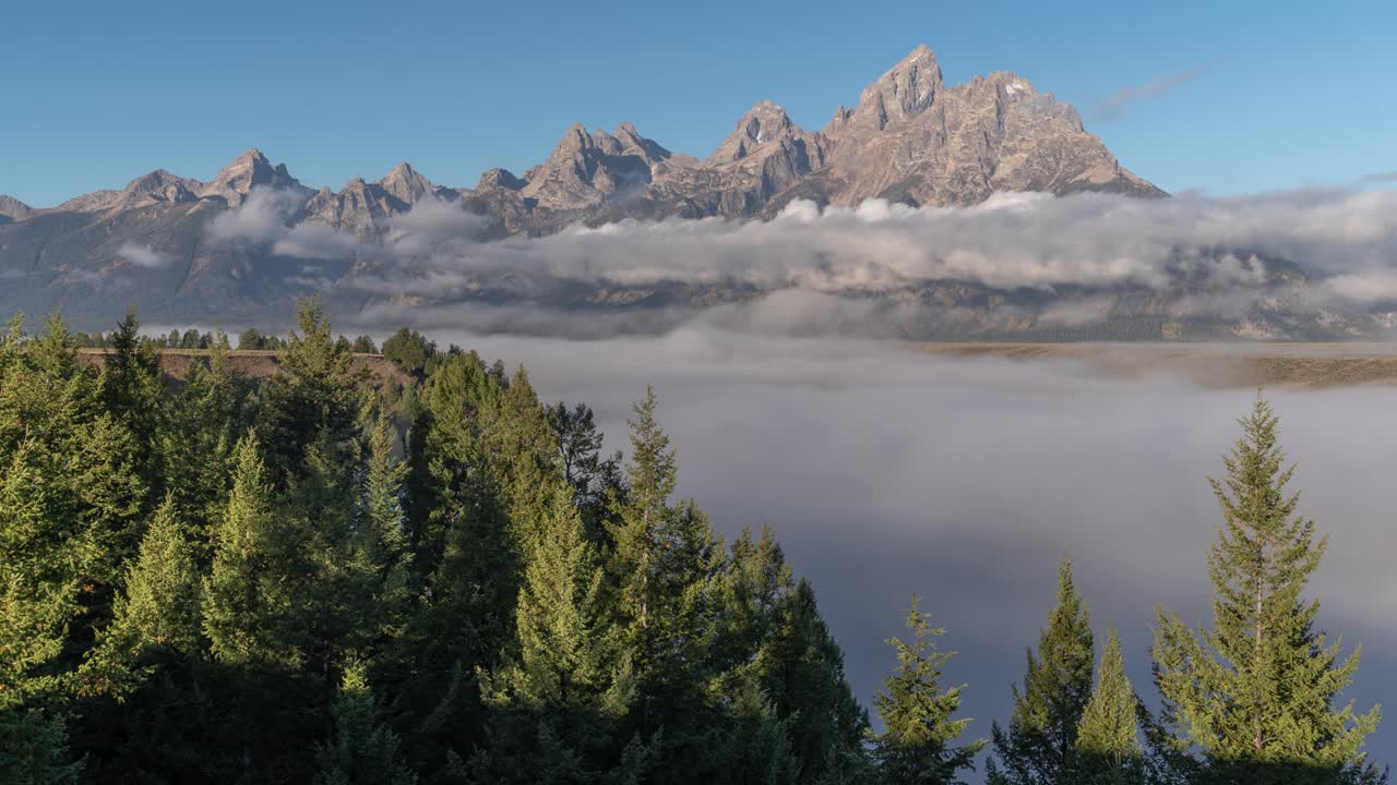 Alba nebbiosa sul Grand Teton