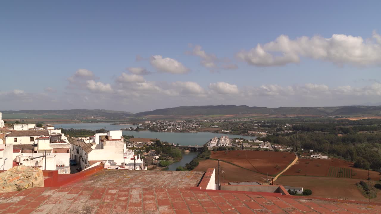 vista hacia el campo español en el pueblo de arcos de la frontera