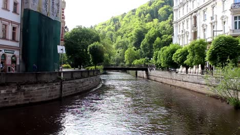 Prag-City-River-View