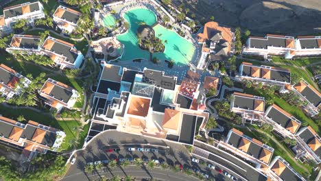 vista aérea de un hotel de lujo a lo largo de la costa hotel princesa fuerteventura, islas canarias, españa