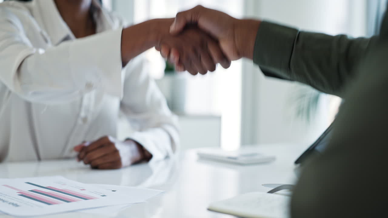 Business people, handshake