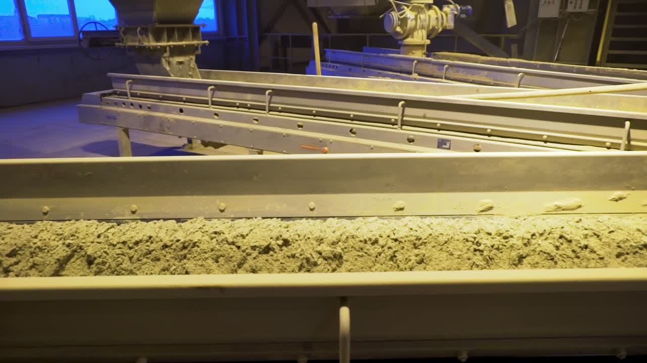 Industrial Conveyor Belt with Building Material