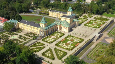 Aerial-view-of-the-royal-palace-in-Warsaw