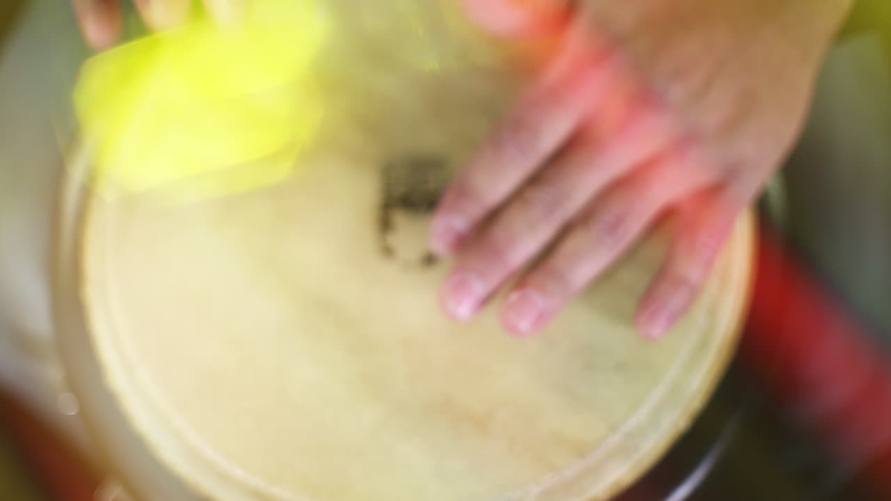 hombre de tambor del congo