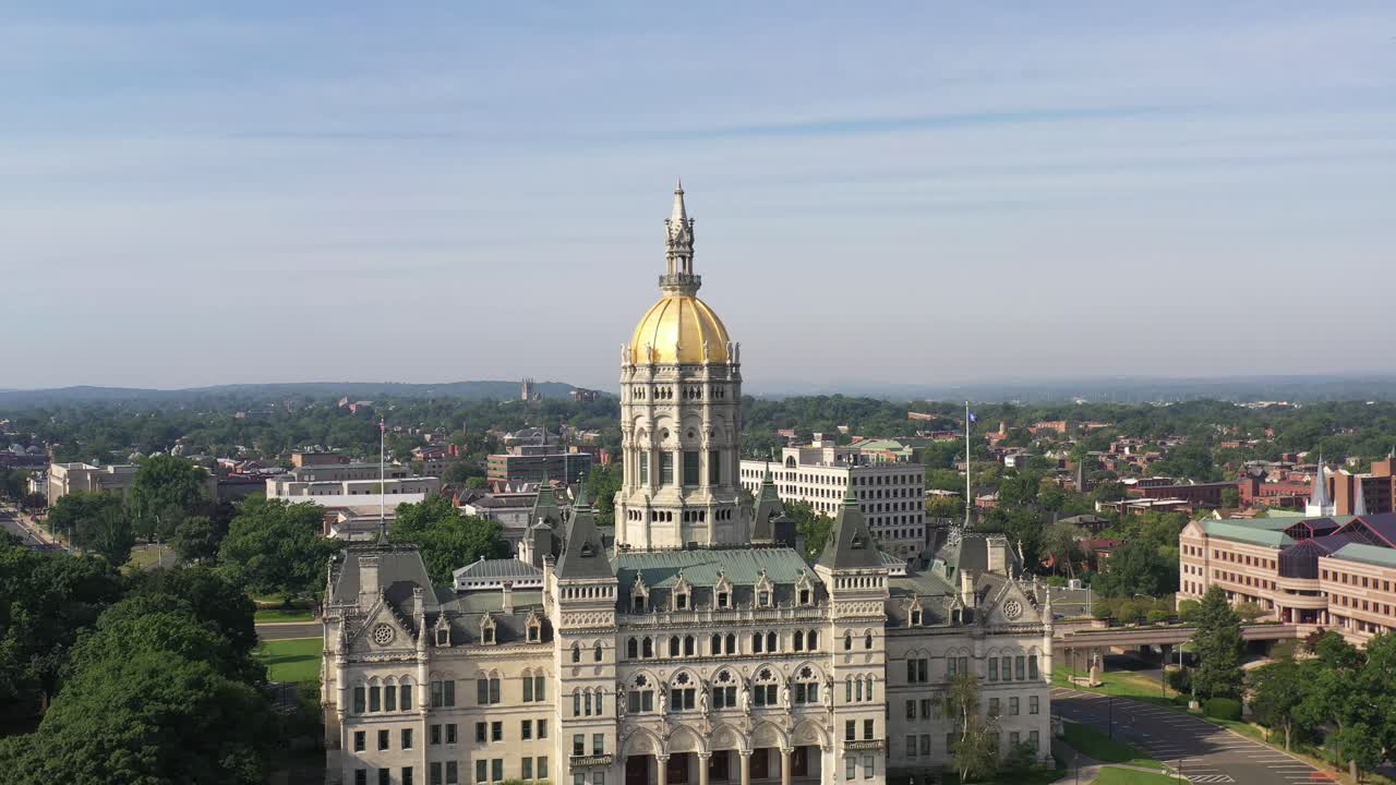 capitolio de connecticut retrayendo video aéreo 4k