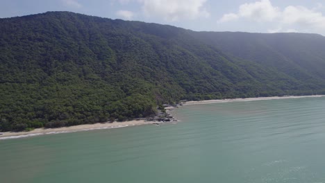 Densa-Selva-Tropical-En-La-Playa-De-Ellis,-Región-De-Cairns,-Extremo-Norte-De-Queensland,-Australia