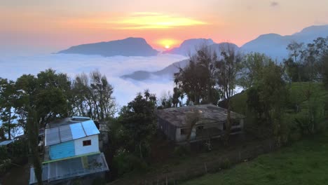 comunidad rural en la cima de una montaña sobre las nubes en veracruz, méxico