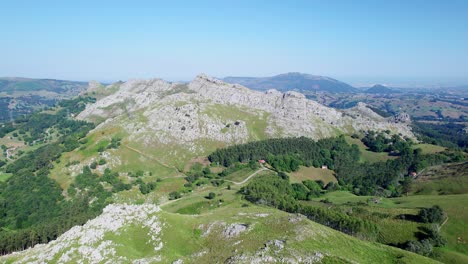 Aerial-shot-of-breathtaking-mountain-in-cantabria,-Spain