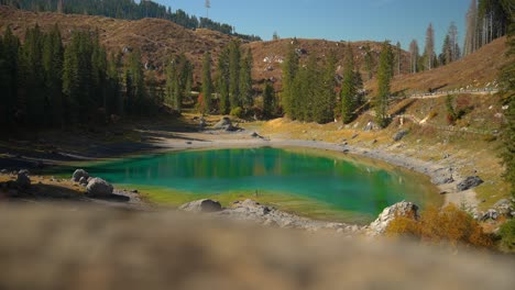 Aufnahmen-Des-Sees-Lago-Di-Carezza-In-Den-Italienischen-Dolomiten-In-Den-Europäischen-Alpen