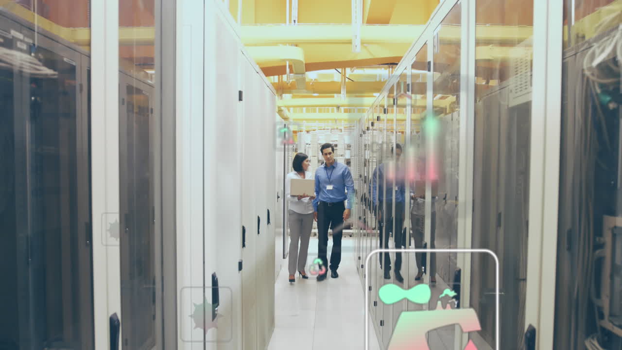 데이터 서버 방의 복도에서 는 동안 다양한 동료들이 토론하는 아이콘의 애니메이션